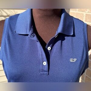 VINEYARD VINES sXS navy top-great for work outs or athleisure wear looks new!
